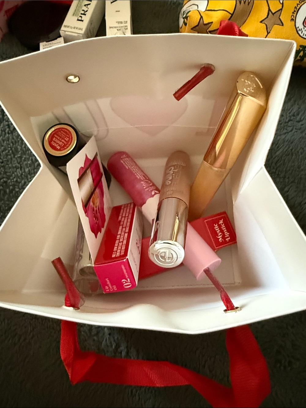 Lipsticks/ Lipgloss Bundle